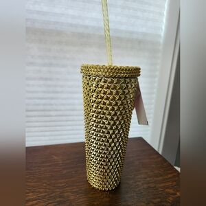NWT Gold Textured Tumbler.  26 oz.  9 x 4.  Beautiful design and insulated.